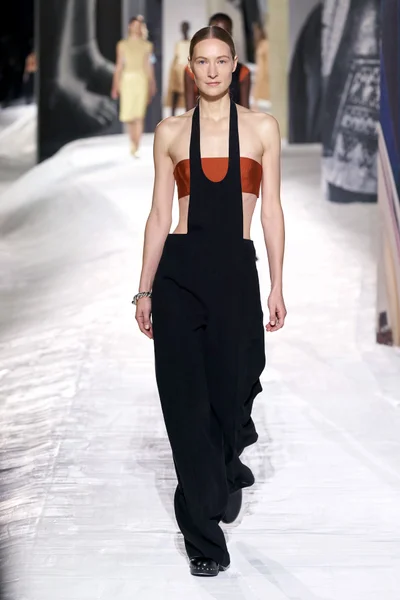 Look 44